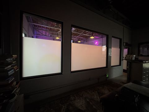 Real Smart View install at a Ventura gym: smart glass partition switched to its flat milky-white frosted privacy state